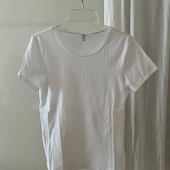 Crew Neck T-Shirts (Bundle) - Picture 7 of 8